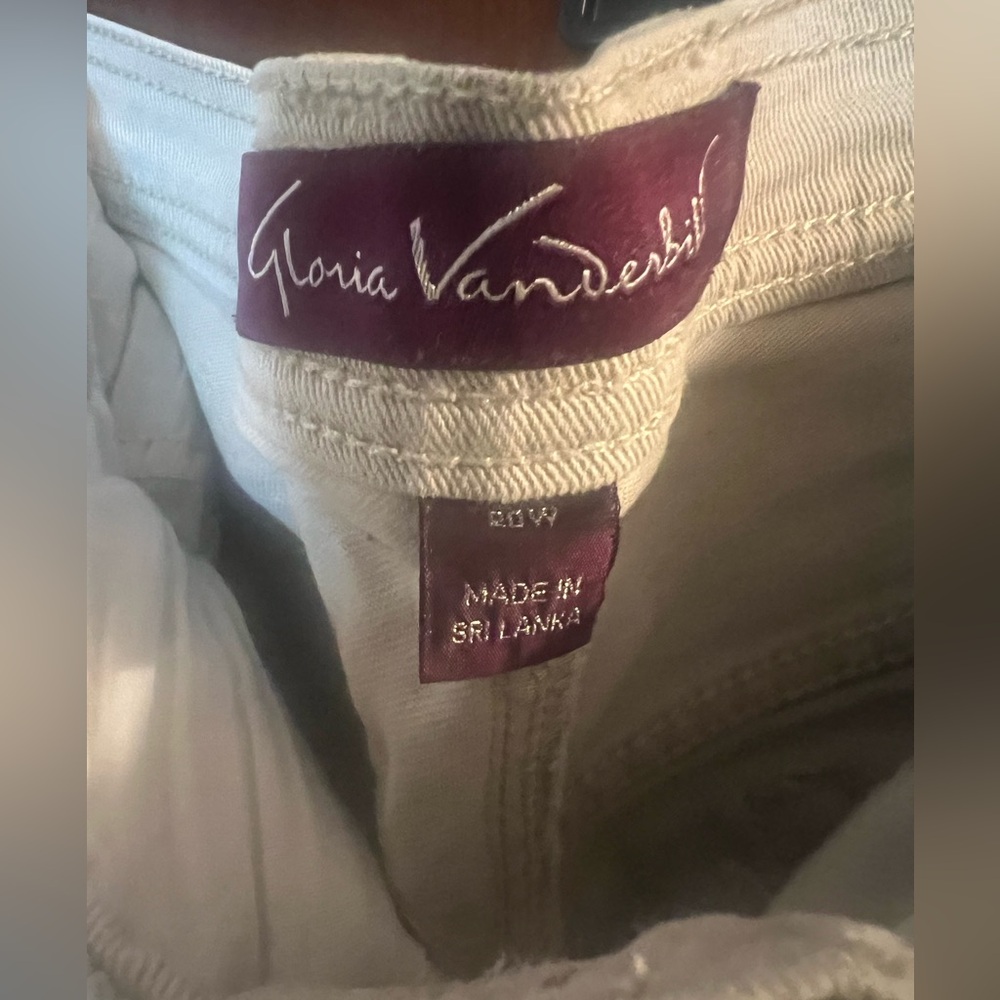 Gloria Vanderbilt light gray Trousers - Picture 2 of 3